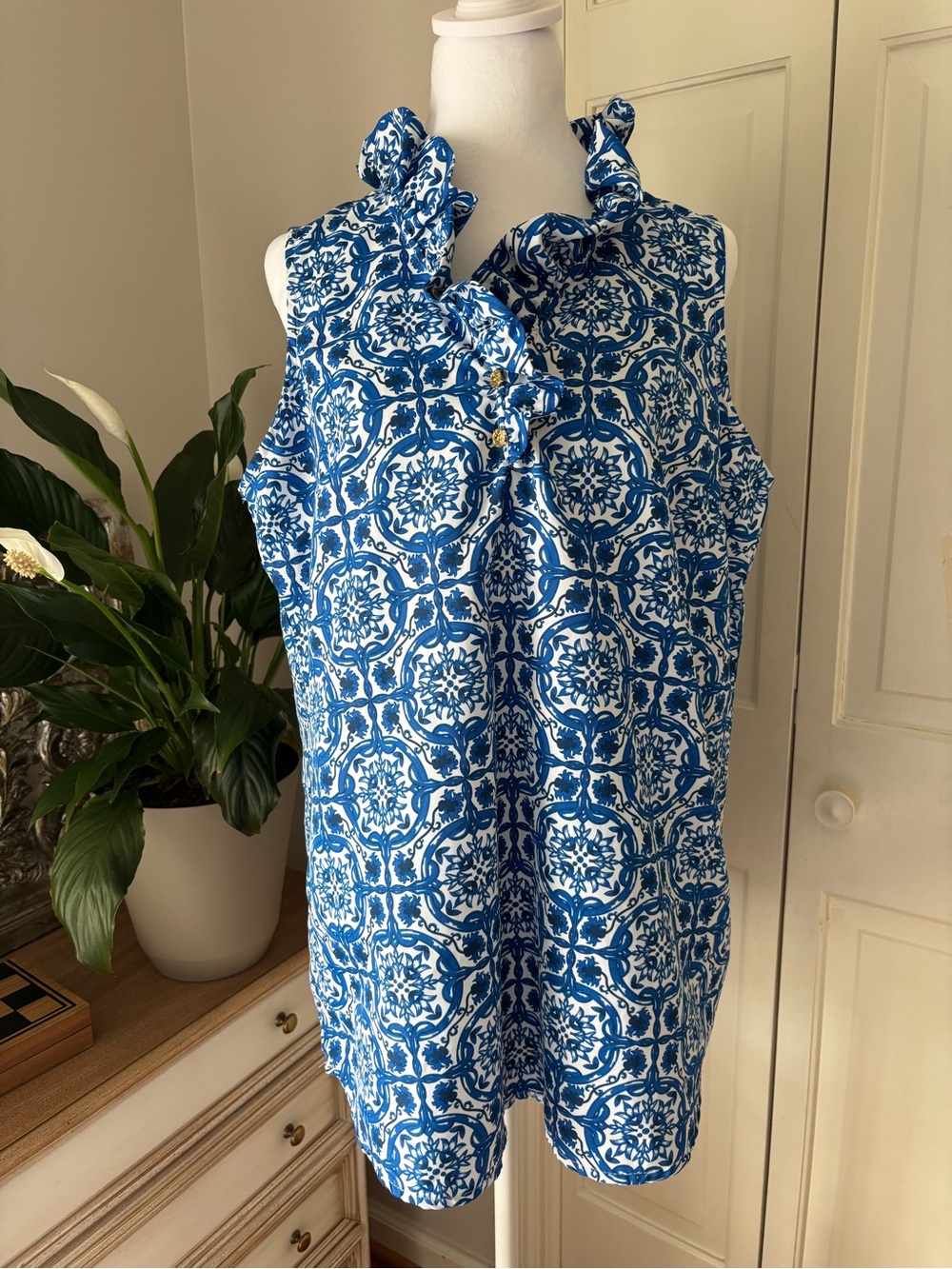 Mud Pie Blue and White Geometric Tile Print Sleeveless Blouse L